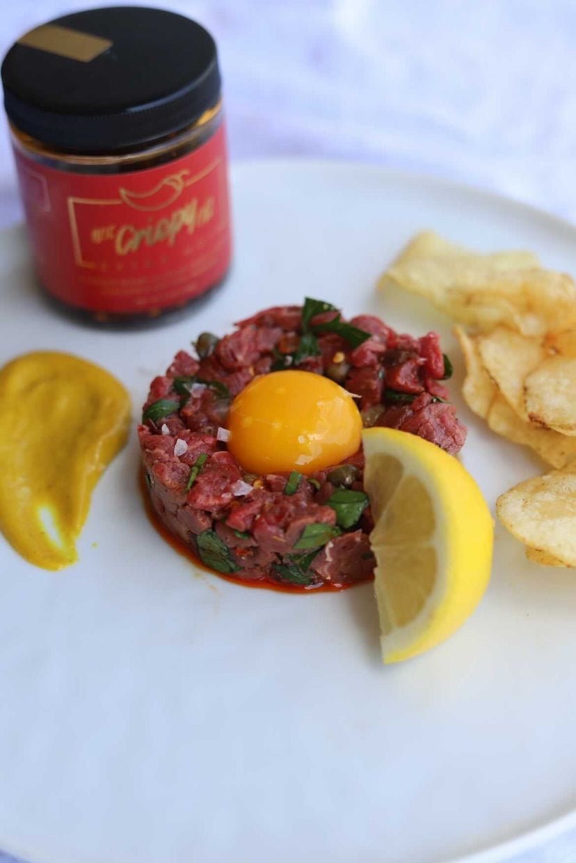 Spicy steak tartare
&ndash; Hot Crispy Oil